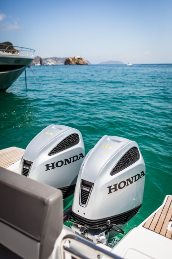 Honda Marine, Ponza, Italy